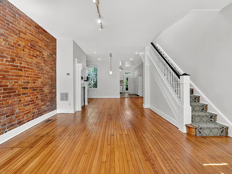 1427 Monroe St NW — Photo 8
