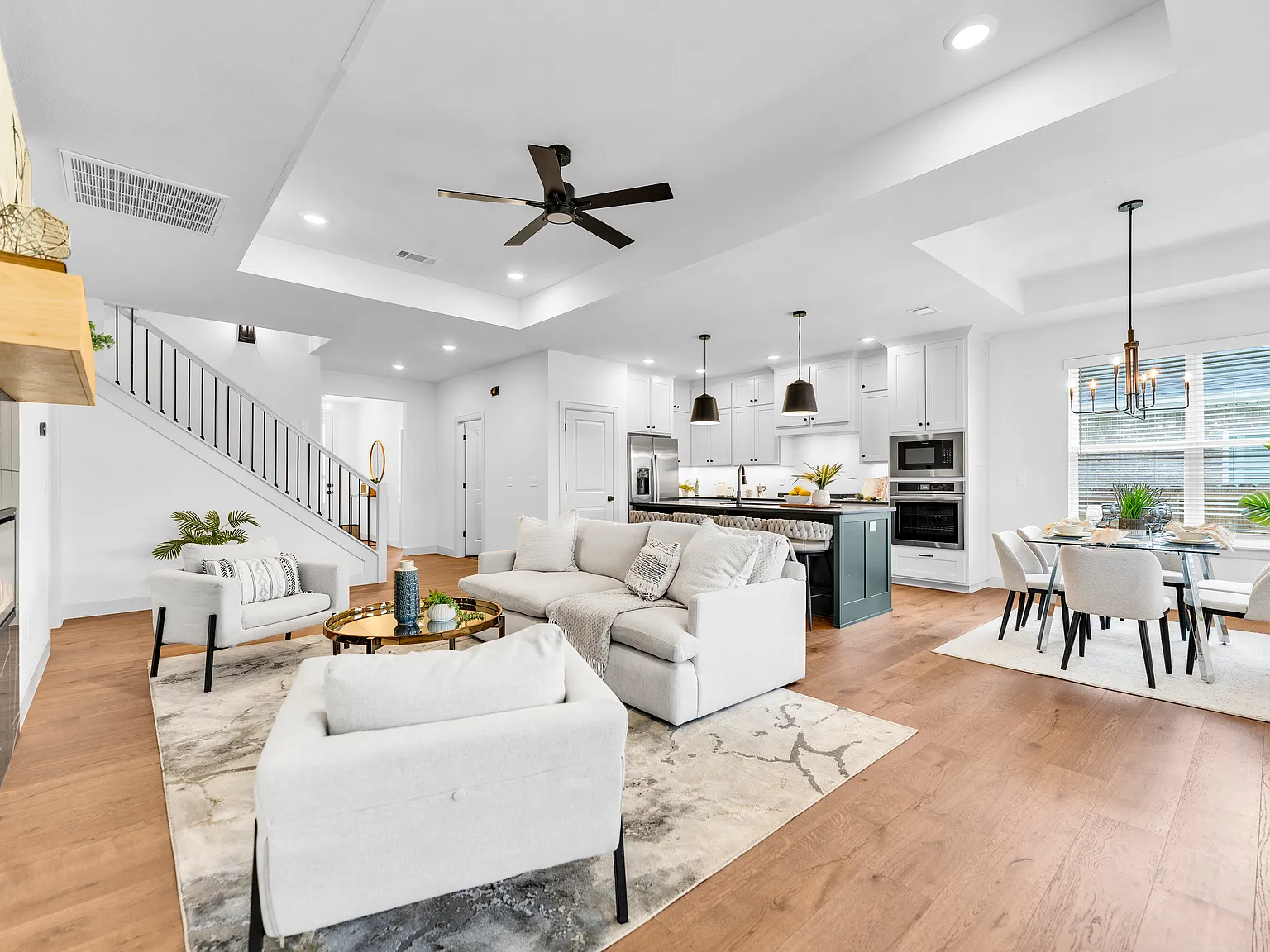 4 bed, 2325 sqft, $2,800 — Photo 3
