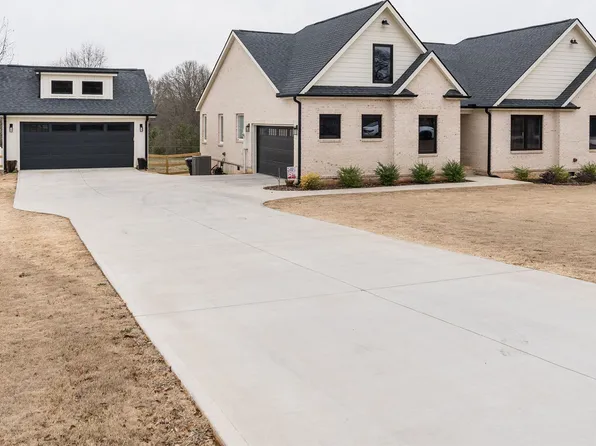 204 Barnett Rd, Campobello, SC 29322