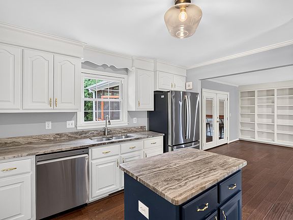5th image of 117 Green Ridge Dr