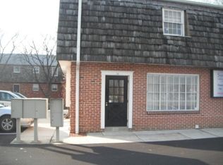 12 Greenfield Rd, Lancaster, PA 17602