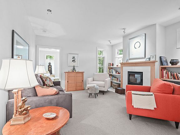5th image of 3575 Grandview St