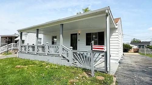 706 Fletcher Ln Photo 1