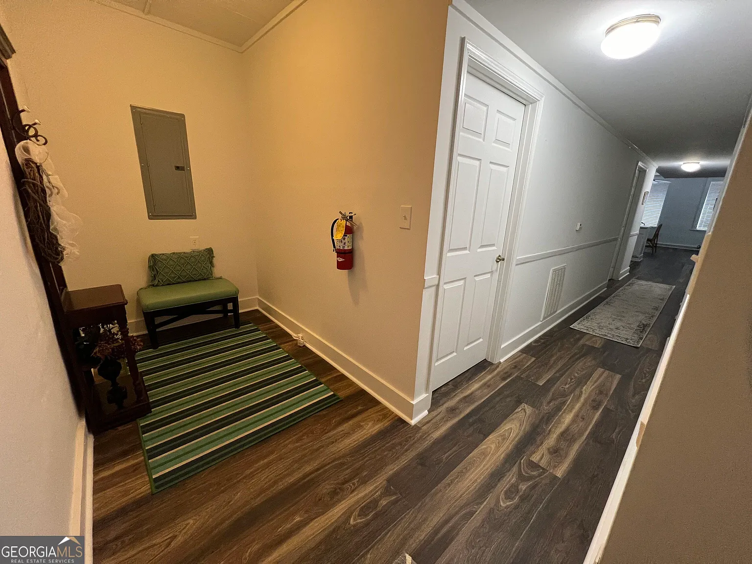 2 bed, 1.0 bath, 1456 sqft, $1,595 — Photo 3
