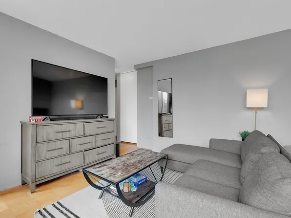 407 Park Avenue South 9C image 2 of 10