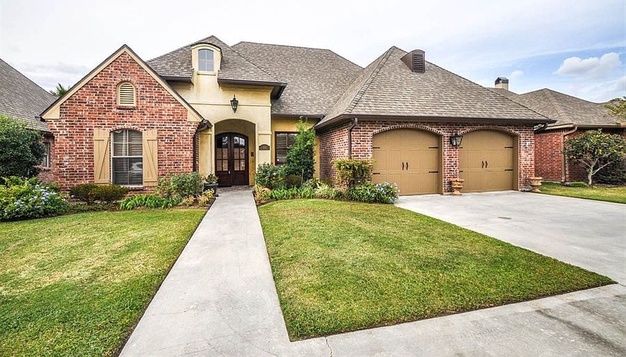 1st image of 106 Hollow Green Dr
