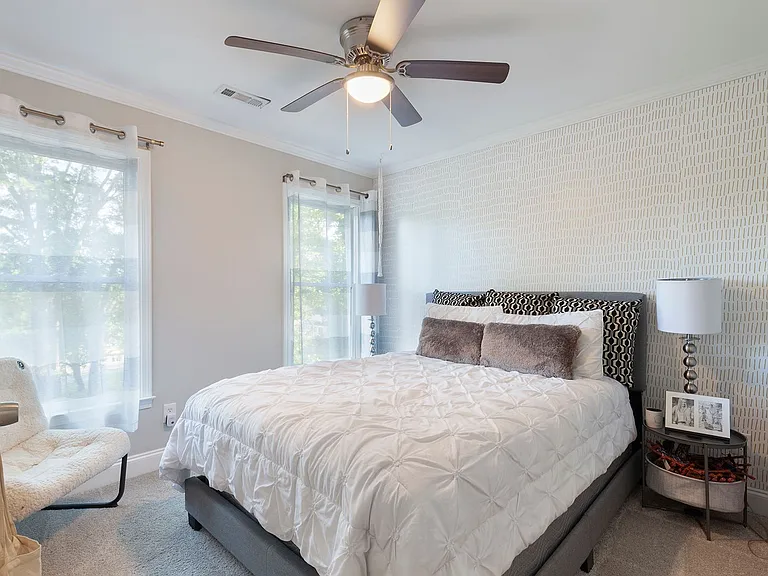 1490 Venetian Dr SW — Photo 17