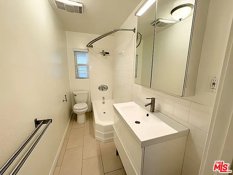 4360 1/2 Willow Brook Ave — Photo 13