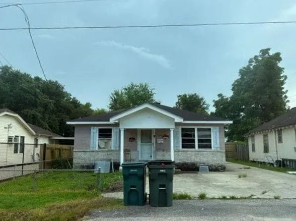 2375 Potts St, Beaumont, TX 77705