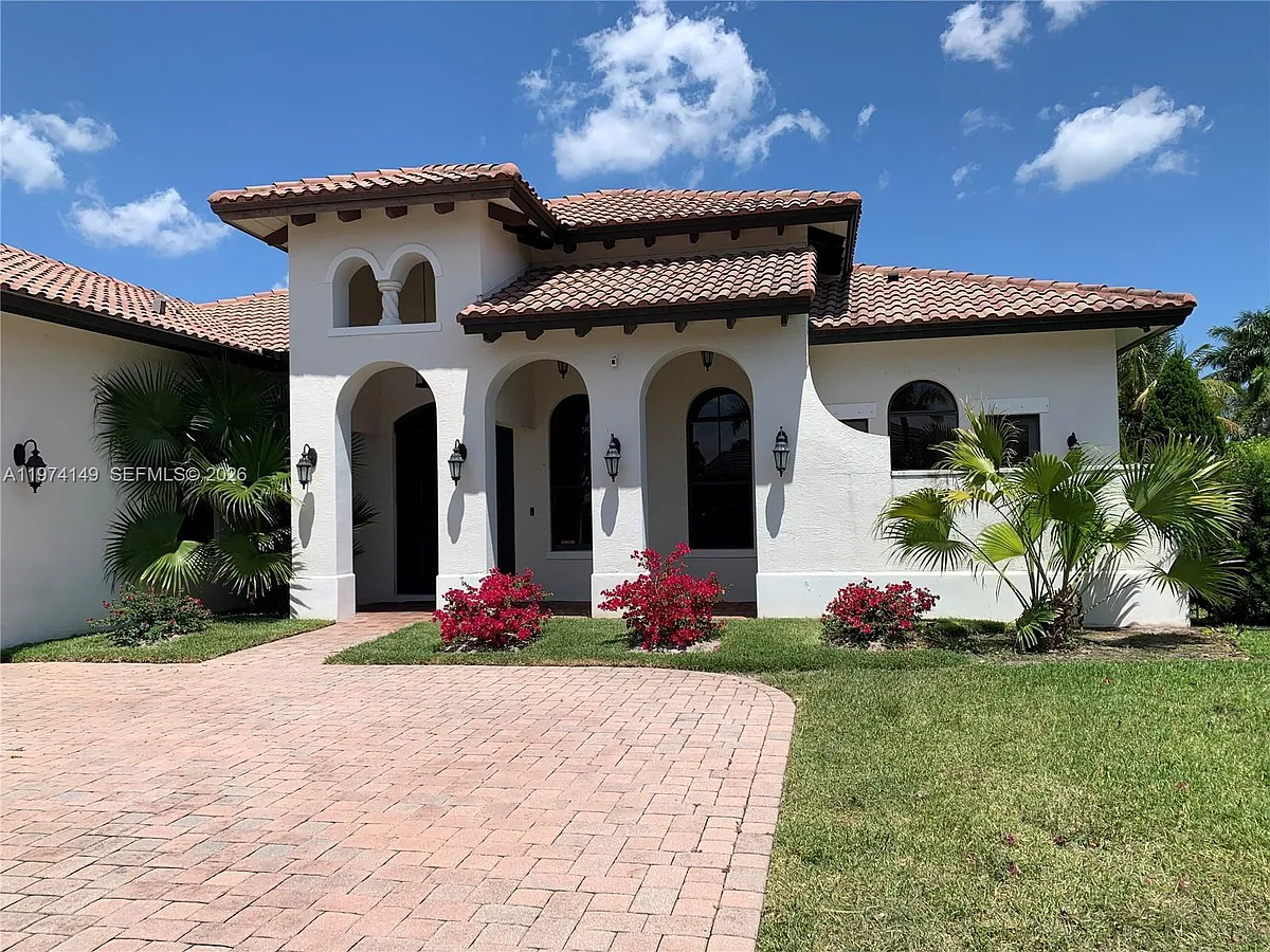 Building Photo - 1460 SW 125th Ave