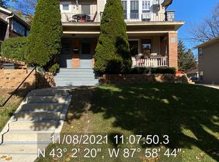 5204 W Wisconsin Ave, Milwaukee, WI