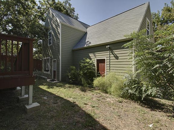 2nd image of 811 W 30th St #5EEE38626