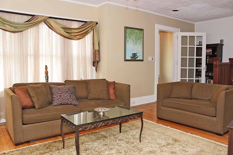 2nd image of 216 Montague Pl