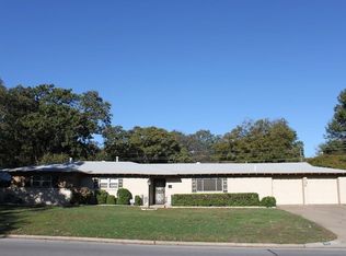 905 Hurstview Dr, Hurst, TX 76053