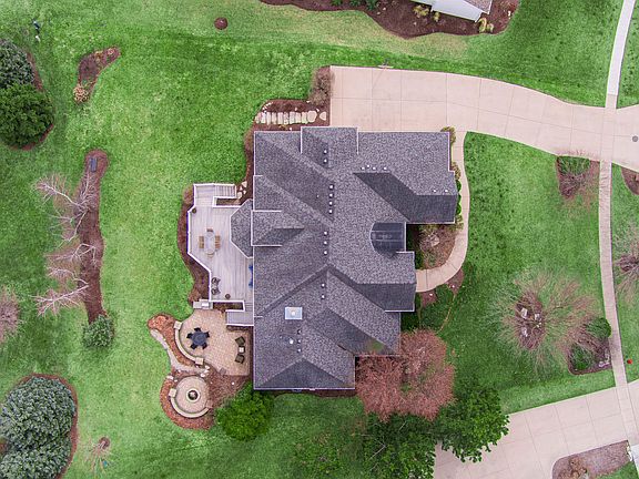 4th image of 910 Freedom Cir