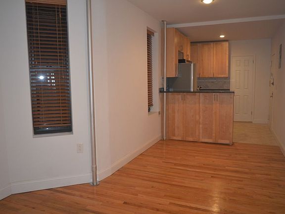 4th image of 347 E 65th St APT 2FW
