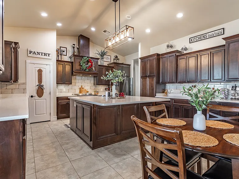 2070 S Araby Rd — Photo 16