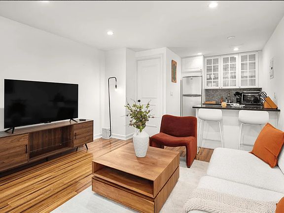 4th image of 49 W 16th St #B2
