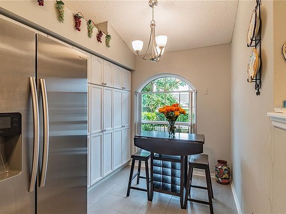 5th image of 2522 Pine Cove Ln