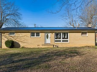 297 Bold Springs Rd, Mc Ewen, TN 37101