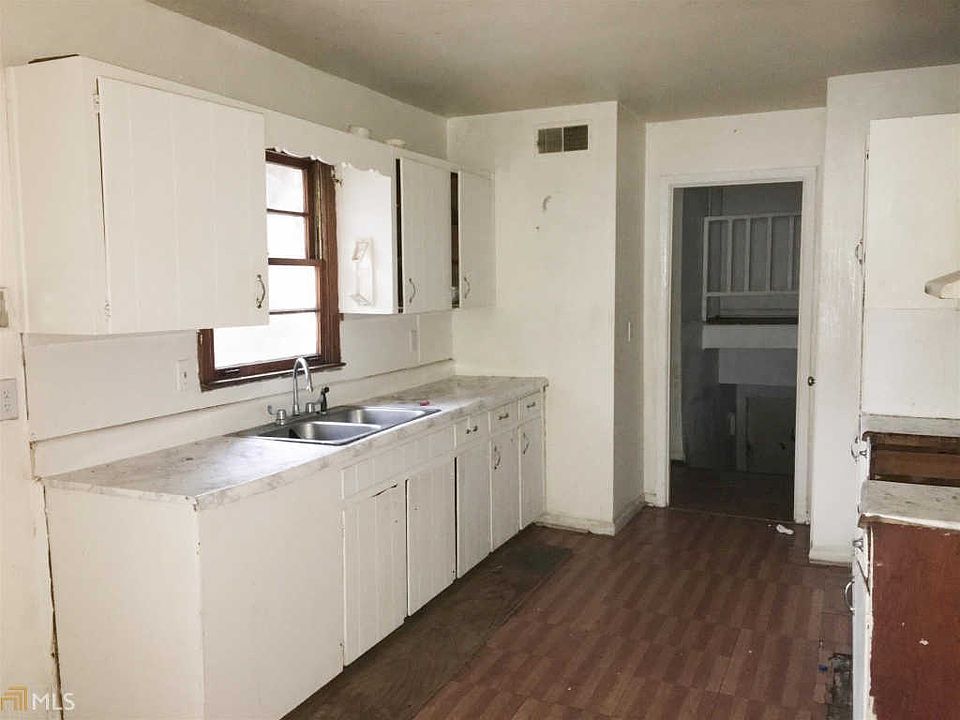 2nd image of 38 38b Lynhaven Dr