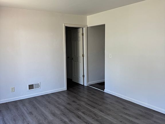 4th image of 3241 W Tennyson Ave