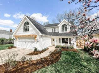 1007 N Cross St, Wheaton, IL 60187