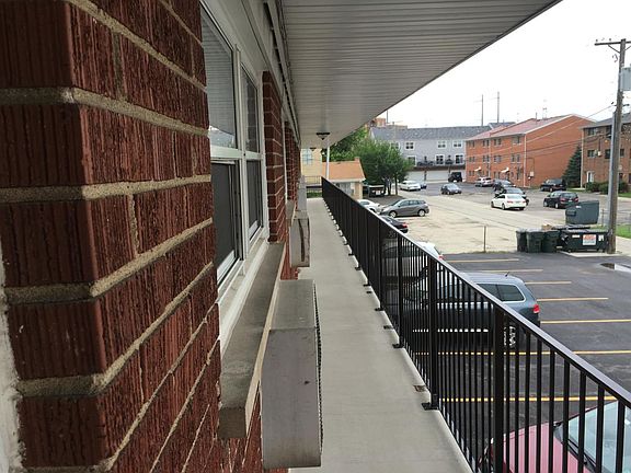 3rd image of 1266 E Washington St APT 6