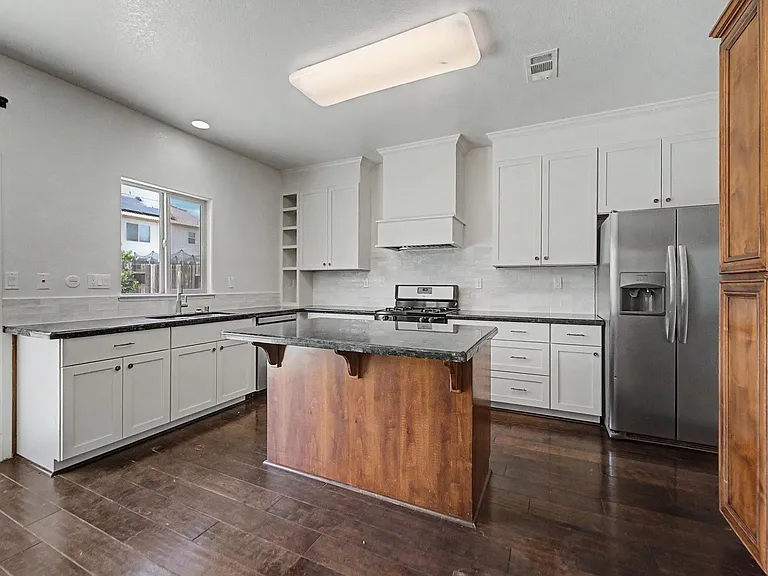 5590 Cobbler Ln — Photo 8