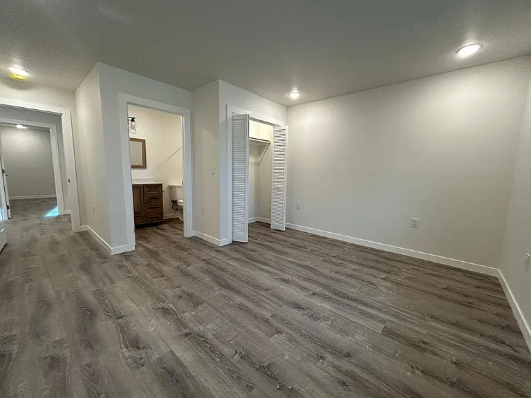 2652 Roseanne Ct — Photo 4