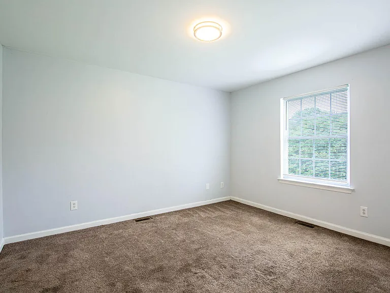 3908 Love Ave — Photo 11