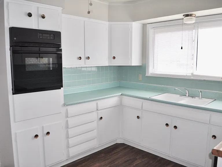1434 W Water St — Photo 5