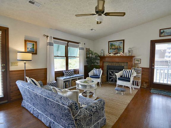 4th image of 160 NW 12th St