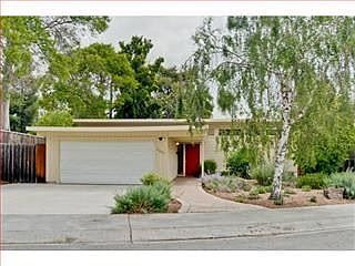 2nd image of 1095 Metro Cir