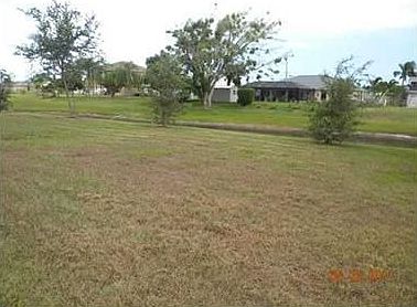 3rd image of 1481 SE Berkshire Blvd