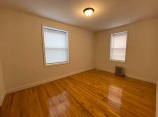 32-15 30th St #B33, Astoria, NY 11106