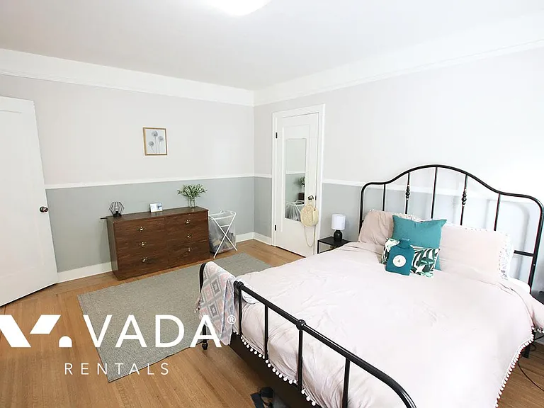 1235 Burnaby St #1 — Photo 10