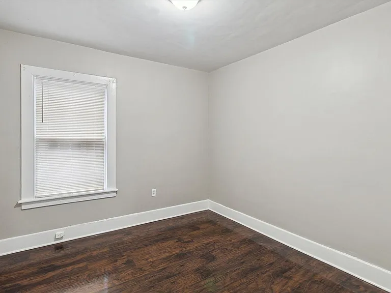 1013 E Seiler Ave — Photo 10