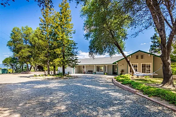 50025 Stillmeadow Ln — Photo 3