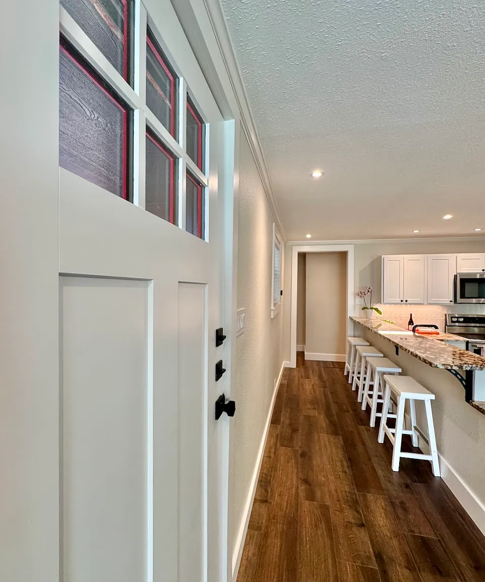 3 bed, 3.5 bath, 1500 sqft, $3,950 — Photo 4