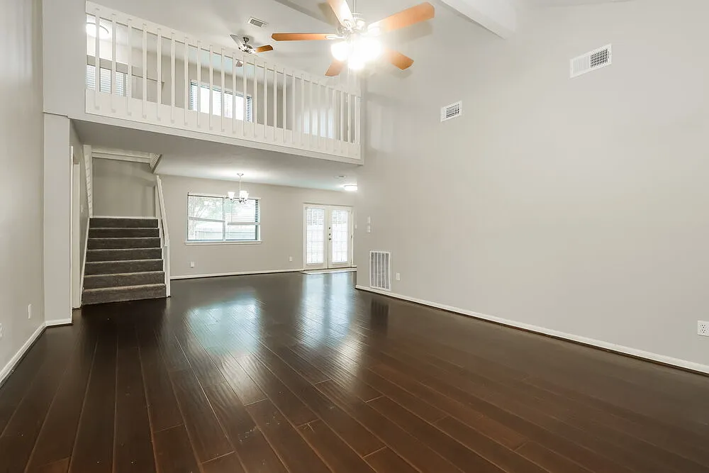 3 bed, 2.5 bath, 2252 sqft, $1,915 — Photo 4