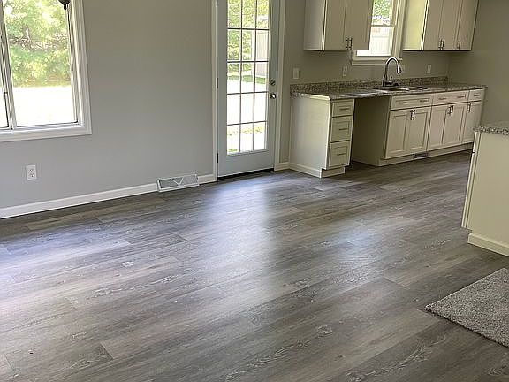 4th image of 610 2nd St