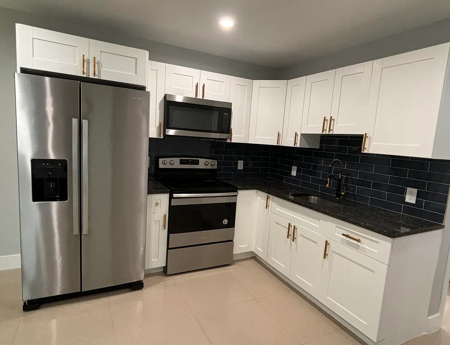 2 bed, 2.0 bath, 840 sqft, $2,300 — Photo 1