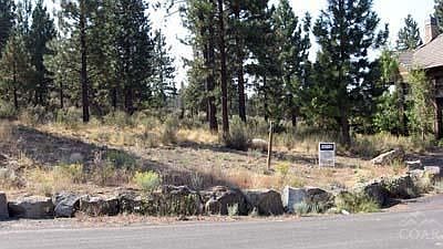 2nd image of 19059 Mt McLoughlin Ln