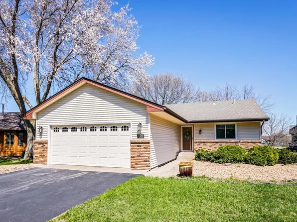 276 Little John Dr, Circle Pines, MN 55014