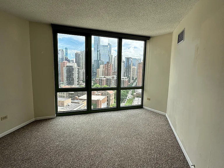 111 W Maple St #1904 — Photo 14