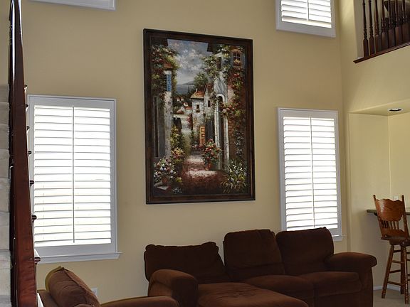 Living Room, High Ceilings