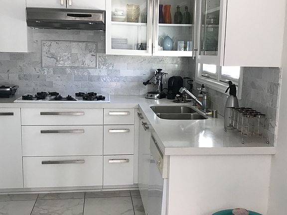 Sunny kitchen 