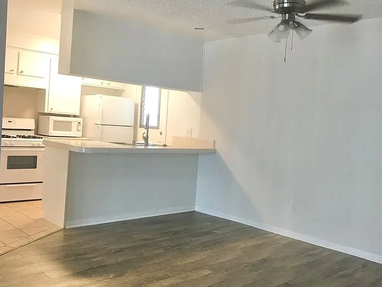 1827 Veteran Ave — Photo 7