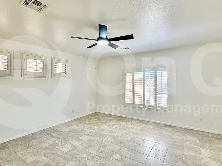 1613 S 174th Ln — Photo 10